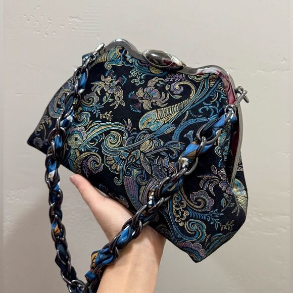 One Of A Kind! Unique Cowhide Embroidered Floral Print Handmade Metal Frame Bag - Picture 3 of 16